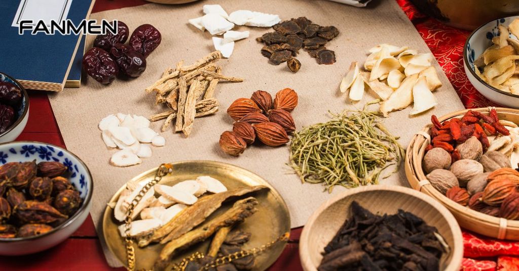 Có nên dùng thuốc đông y nam uống trị mụn không?