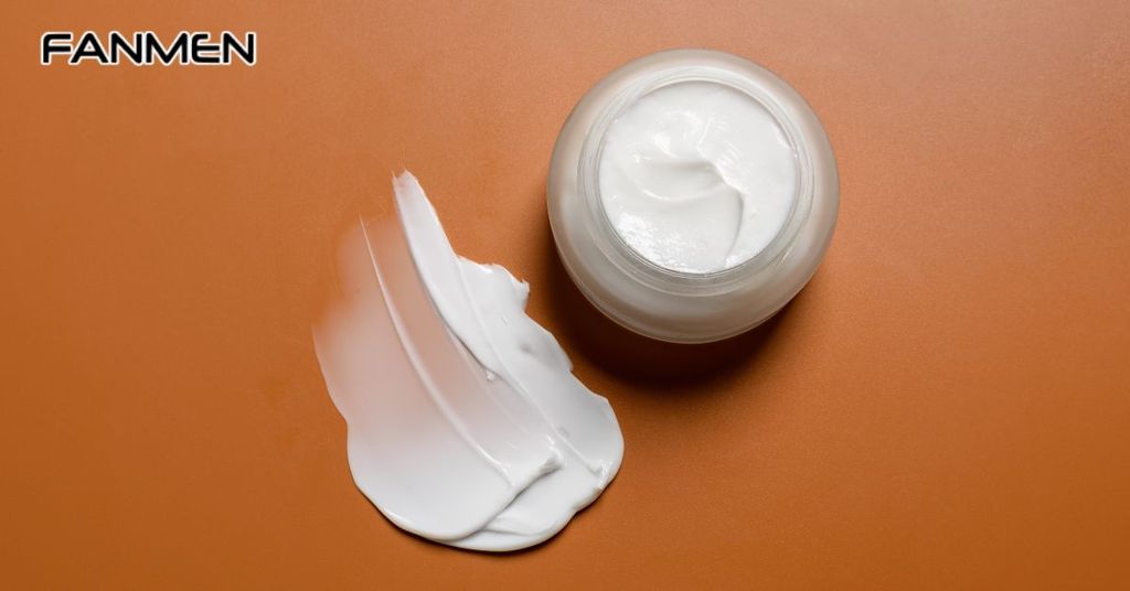 Dưỡng ẩm cho da mặt bằng kem dưỡng ẩm