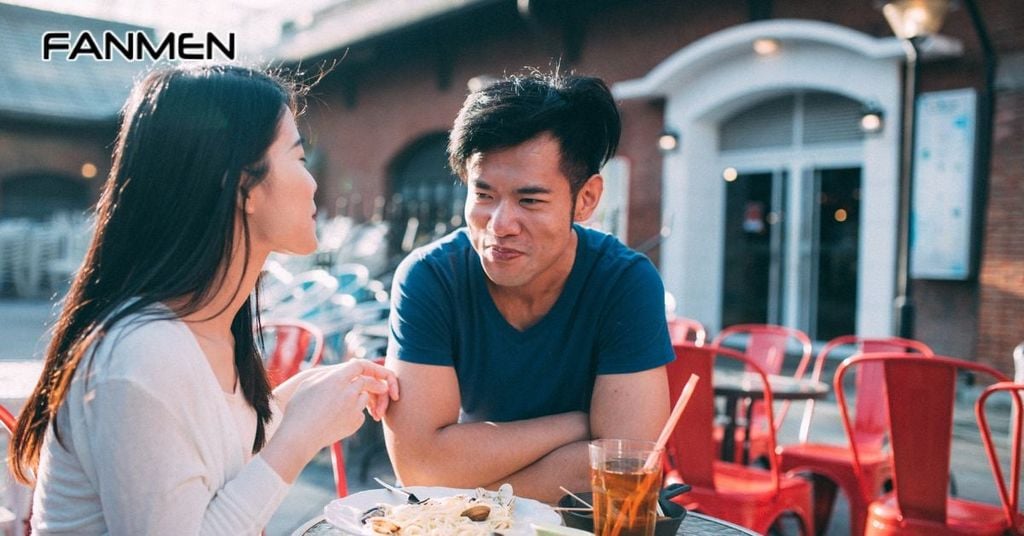 Đừng quá tỏ ra quan tâm khi mới quen biết