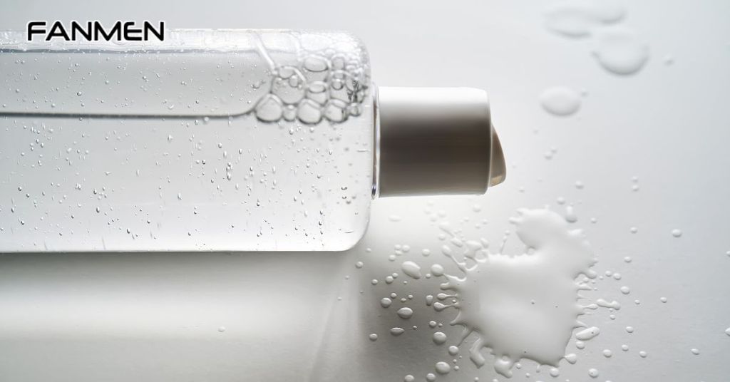 Thu nhỏ lỗ chân lông mặt nam bằng toner