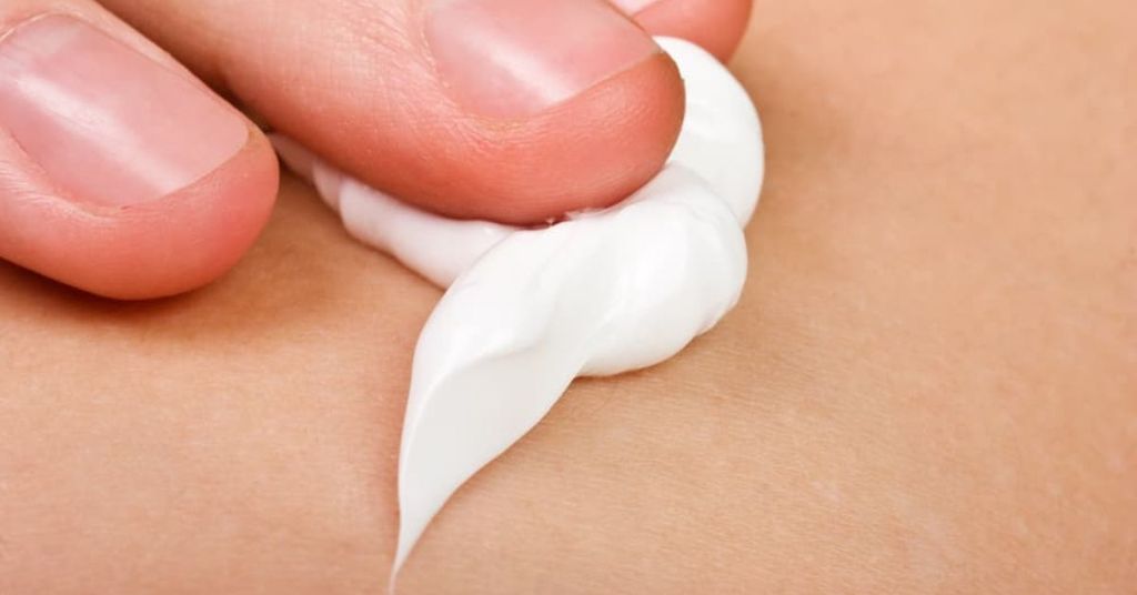 Những điều cần lưu ý khi chăm sóc cho da dầu nhạy cảm