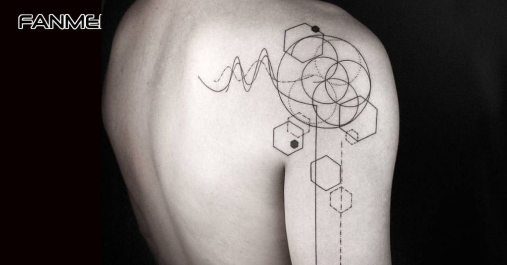 Hình xăm chữ kết hợp biểu tượng 2