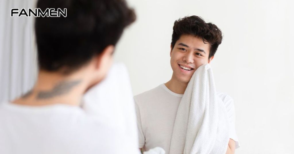 Làm sạch da vào mỗi sáng và tối