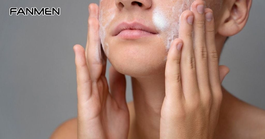 Làm sạch da mặt