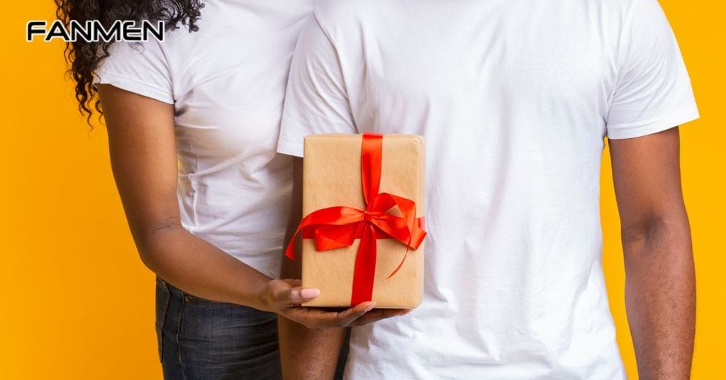 Một số lưu ý khi lựa chọn món quà phù hợp cho bạn trai ngày Quốc tế Đàn ông