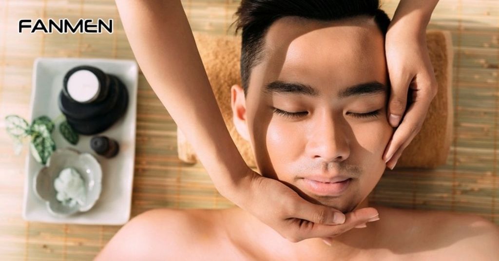 Massage nâng cơ mặt