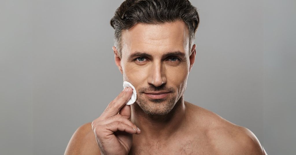 Toner cho da dầu mụn nam