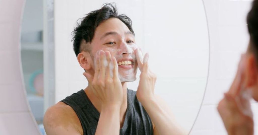 Hướng Dẫn Cách Lựa Chọn Sữa Rửa Mặt Cho Nam Trị Mụn Đầu Đen Cho Từng Loại Da