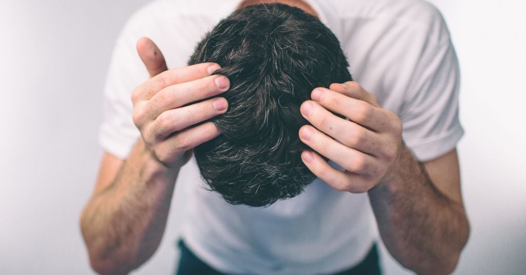 Bật mí cách chăm sóc tóc khô xơ cho nam chuẩn salon tại nhà