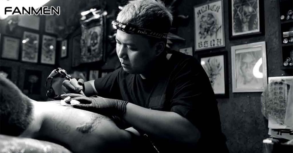 Lưu Ý Khi Trước Và Sau Khi Sở Hữu Hình Xăm Chữ Đẹp Cho Nam Ở Lưng