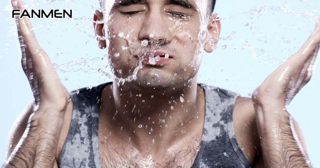 Tránh tiếp xúc trực tiếp với nước nóng