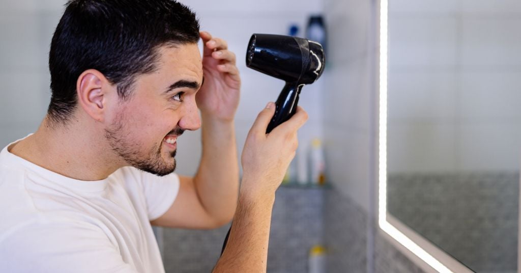 Cách để tóc hai mái nam