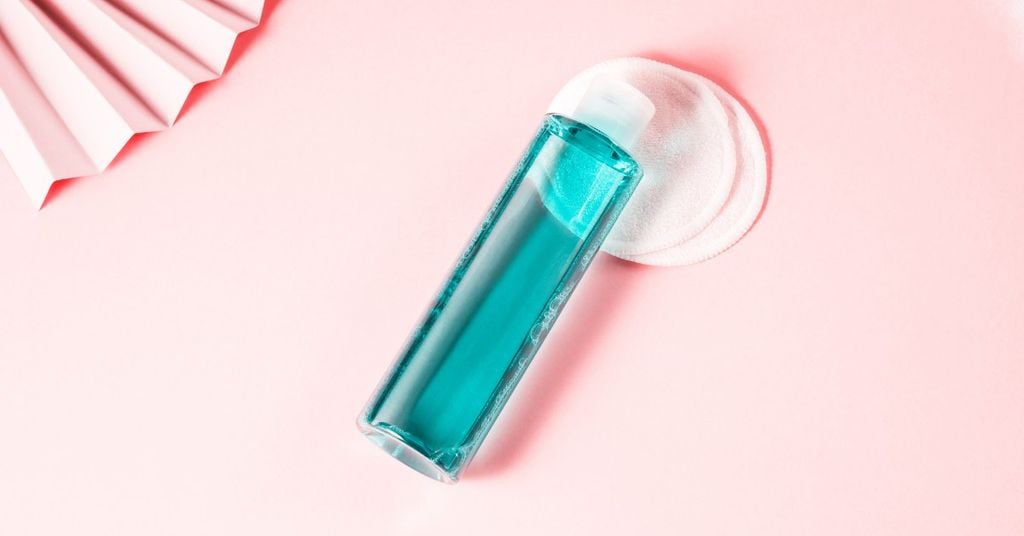 Toner cho da dầu mụn nam