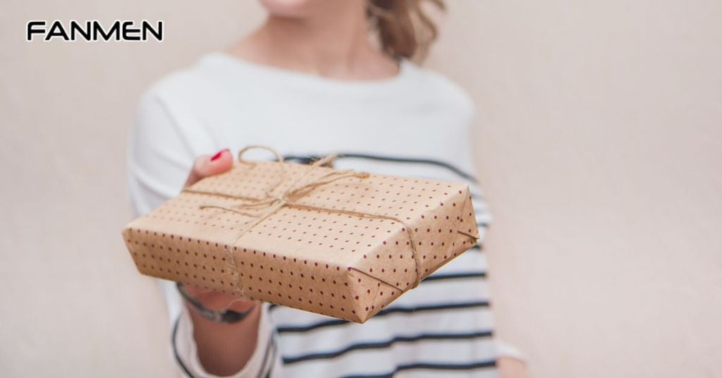 Tại sao nên tặng quà sinh nhật cho em trai