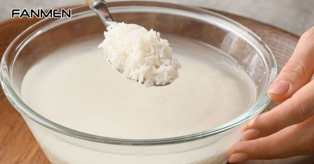 Tắm trắng toàn thân tại nhà cho nam bằng nước vo gạo