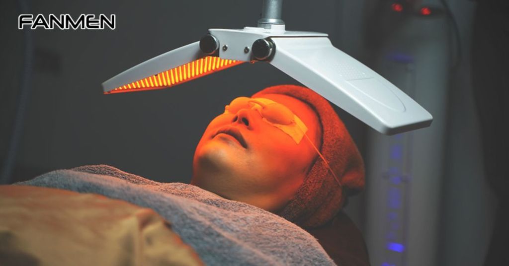 Trị mụn cám bằng liệu pháp quang động