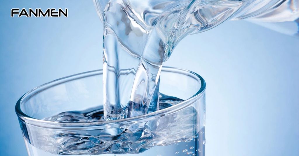 Uống đủ nước mỗi ngày