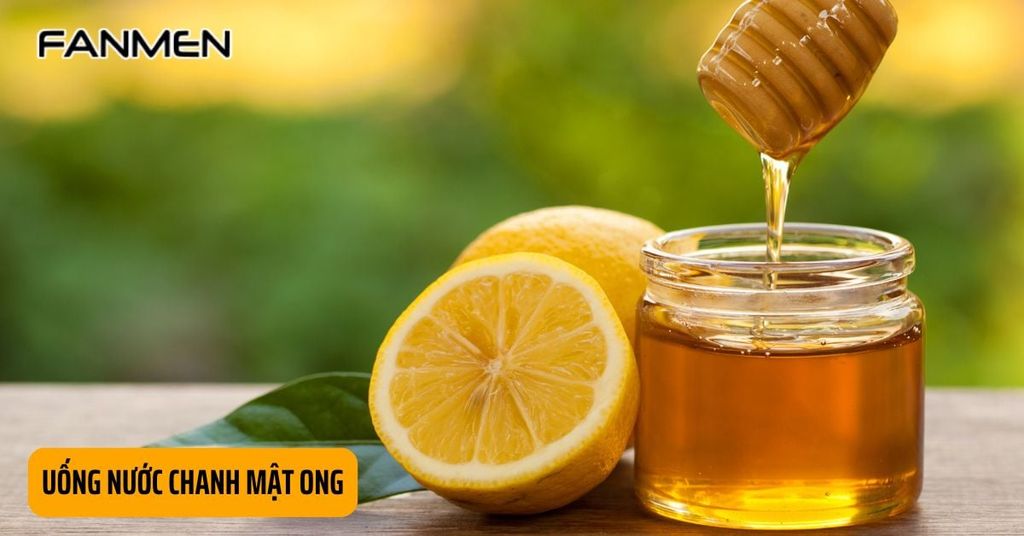 Uống nước chanh pha loãng kèm mật ong