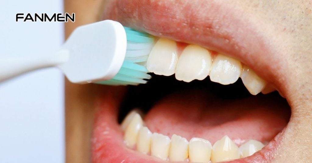 Do vệ sinh răng miệng kém