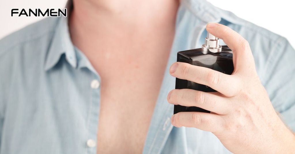 Vị trí xịt nước hoa nam đúng chuẩn để giữ hương thơm suốt cả ngày