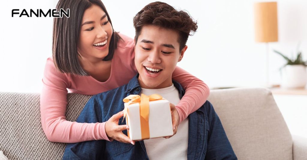 Ý nghĩa của việc tặng quà cho bạn trai vào ngày Quốc tế Đàn Ông